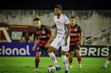 Vitória perde para o Campinense na despedida da Copa do Nordeste