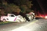 Ambulância desvia de carro parado com pneu furado e três morrem na Bahia