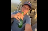 Acidente com avião: internautas resgatam imagens de homem bebendo cerveja e deixando filho de 11 anos pilotar aeronave (vídeo)