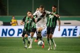 Vasco vence o América-MG com gol no fim e coloca o Bahia na zona de rebaixamento do Brasileirão