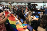 Comissão aprova proibição de casamento homoafetivo, projeto segue para CCJ