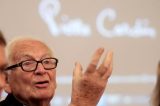 Briga por herança bilionária de Pierre Cardin abala a família e o mundo da moda francesa; entenda