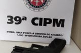 Polícia recupera arma de aluno-oficial da PM levada durante assalto Polícia recupera arma de aluno-oficial da PM levada durante assalto