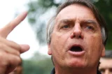 Bolsonaro pede à PF atendimento especial para voo e inclui assessor investigado em comitiva