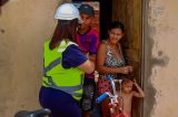 Suzana Ramos visita obras de pavimentação nos bairros Nova Esperança e Jardim Vitória