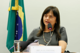 ‘Quem será o próximo?’, ironiza Alice Portugal após Carlos Bolsonaro virar alvo de operação da PF