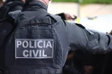 Polícia Civil prende homem com centenas de porções de cocaína Polícia Civil prende homem com centenas de porções de cocaína