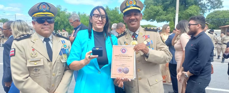 Prefeito de Remanso, representado por Karla Palmeira, recebe Título de Amigo da PMBA