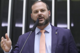 Vice-líder do governo na Câmara deixa cargo após divergir do Planalto sobre invasões do MST