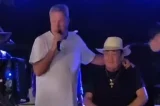 Embriagado no palanque, prefeito de Cantagalo (RJ) manda eleitores à m*rda: “não quero que votem em mim nunca mais” (vídeo)