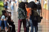 Senado aprova bolsa de até R$ 700 para alunos de baixa renda do ensino superior Senado aprova bolsa de até R$ 700 para alunos de baixa renda do ensino superior