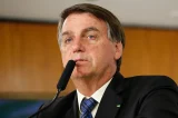 Bolsonaro explode com Ramagem após saber que ele guardou áudio da reunião que blindou Flávio: “deveria ter destruído”