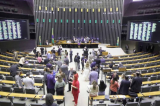 PEC que anistia partidos é aprovada na Câmara e vai agora ao Senado