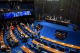 Comissão do Senado aprova projeto que concede prisão especial para policiais; entenda