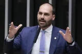 Eduardo Bolsonaro é condenado a pagar danos morais a ex-presidente da OAB por postagem difamatória