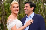 Ana Hickmann celebra noivado com vestido de mais de 100 mil pérolas