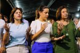 Raquel Lyra participa da missa em memória das vítimas do acidente no Santuário de Nossa Senhora da Conceição