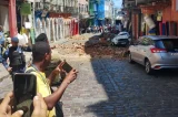 Prédio desaba no Pelourinho e carros ficam completamente destruídos; vídeo