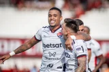 Vitória vence, afunda o Atlético-GO e ganha fôlego na briga contra o Z-4