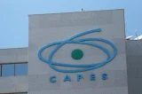 Capes banca ‘expresso da alegria’ para Paris