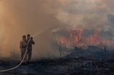 Fumaça de incêndios afeta escolas, força uso de máscaras e ameaça resto do país