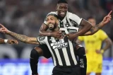 Botafogo atropela Peñarol e coloca um pé na final da Libertadores