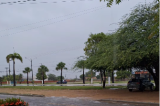 Chove nesse momento em Sobradinho, trazendo alívio ao clima da cidade no norte da Bahia