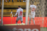 Vitória vence Criciúma fora de casa e se afasta da zona de rebaixamento