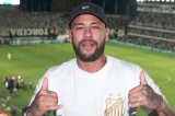 Neymar fecha acordo com o Santos para 2025, crava jornalista