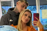 Andressa Urach tatua nome de novo namorado após um dia juntos