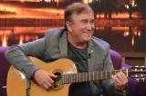 Amado Batista é flagrado com affair 50 anos mais nova
