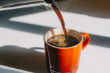 Beber café pela manhã pode reduzir risco de morte, sugerem cientistas
