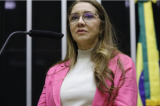 Câmara paga R$ 23 mil para deputada do PL ir a café evangélico nos EUA