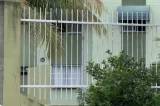 Adolescente de 15 anos mata a facadas irmão de 7 dentro de casa