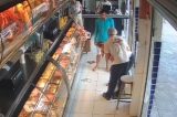 Açougueiro salva bebê de engasgo com plástico em Petrolina, no Sertão de Pernambuco 