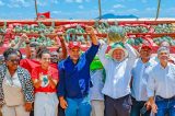 Lula repassa terras para 850 famílias pernambucanas