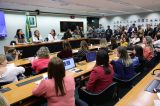 Mulheres ocupam só 3 de cada 10 cargos em órgãos de cúpula de partidos