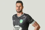 Ex-Vitória vacila, regra de oito segundos é aplicada e gol ocorre; veja