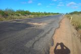 BR-235 continua abandonada causando graves acidentes e prejuízos entre Juazeiro e Canudos; promessa do DNIT não sai do papel; vídeo