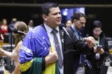 Deputado bolsonarista pede desculpas por ter desejado a morte de Lula na Câmara