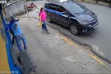 Taxistas são flagrados brigando com faca e revólver em Goiana