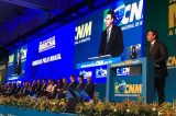 Bolsonaro é recebido com gritos de “mito” na marcha dos prefeitos Bolsonaro é recebido com gritos de “mito” na marcha dos prefeitos