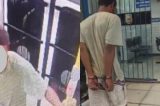 Preso homem que esfaqueou passageiro em assalto a ônibus; ele estava em condicional Preso homem que esfaqueou passageiro em assalto a ônibus; ele estava em condicional
