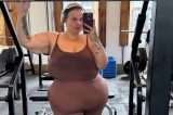 Thais Carla retorna à academia 50 dias após bariátrica e comemora 45 kg eliminados