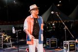 Em Salgueiro, showzaço de Maciel Melo teve dueto com Zezito Doceiro