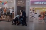 VÍDEO: Homem armado com faca causa pânico em shopping de Salvador