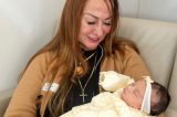 Mãe de Neymar posa com a neta Mel e encanta web
