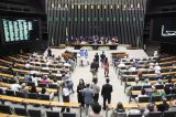 Bolsonarismo articula anistia na Câmara com apoio do centrão