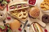 Alimento amado no Brasil é cancerígeno igual ao cigarro, aponta OMS