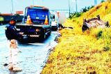 Motorista sem CNH capota carro na BR-324 e se recusa a fazer teste do bafômetro